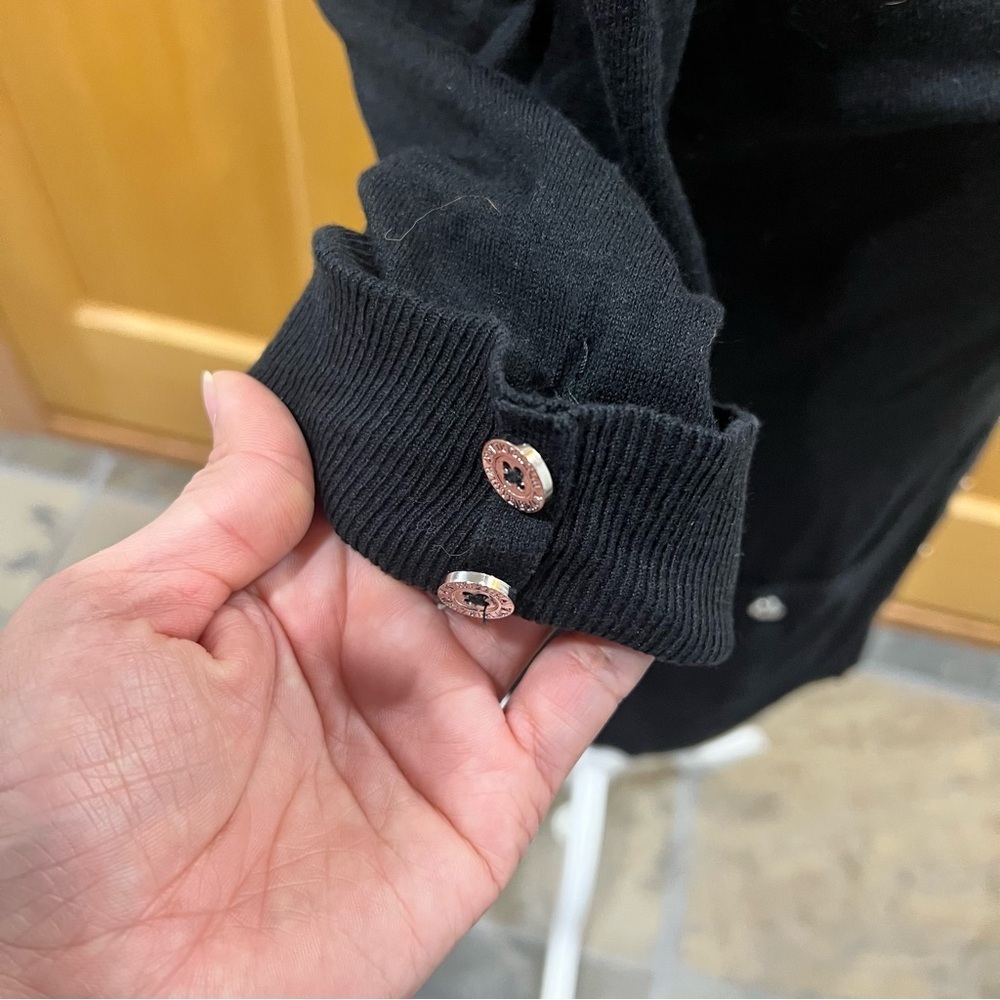 White House Black Market Cardigan Size M Black Short Sleeve Buttons V-neck - Picture 6 of 10